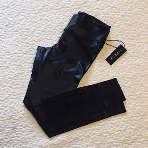 Koral Wetslick Leggings